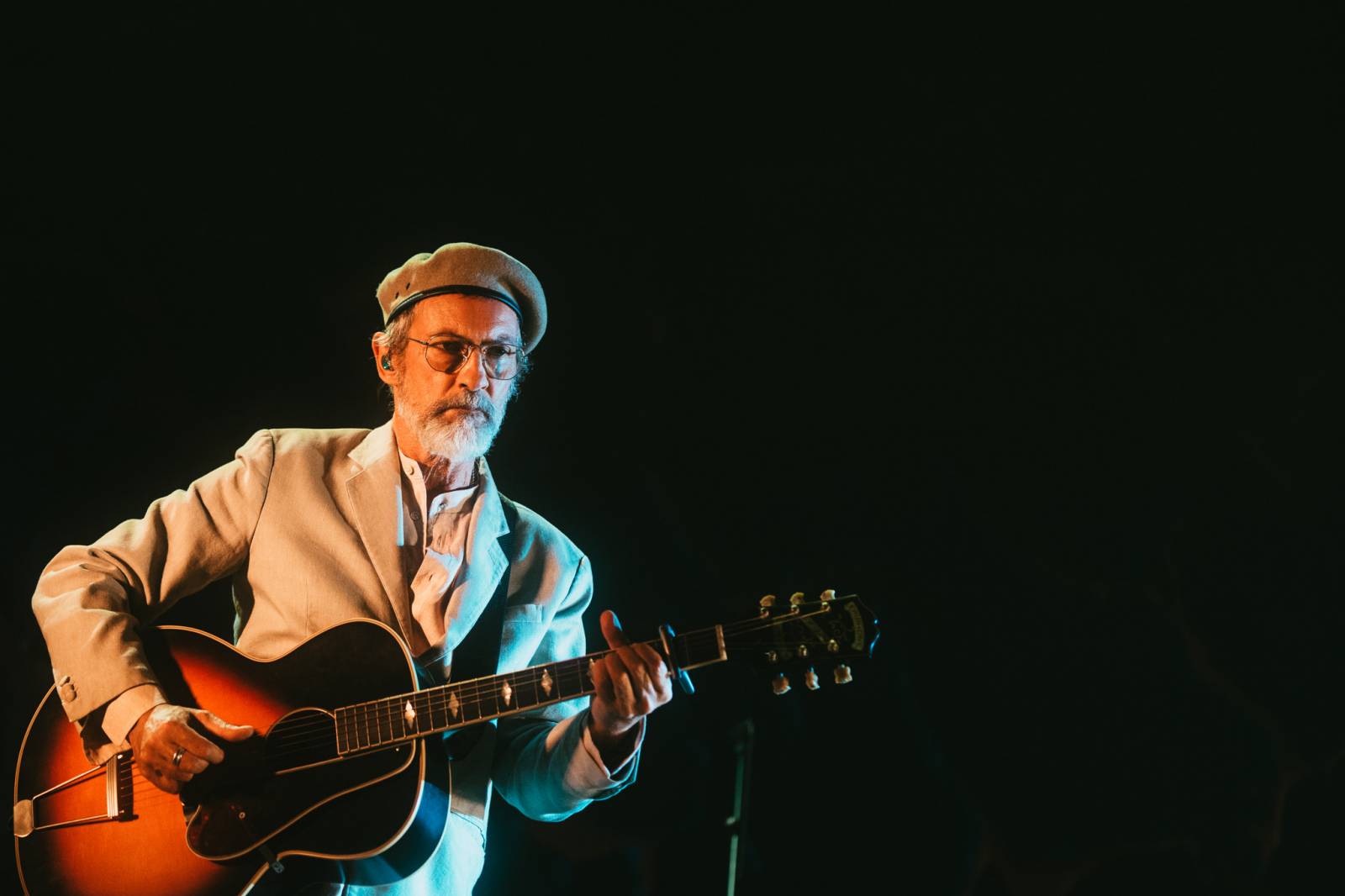 LIVE: PJ Harvey ve vyprodané Lucerně dojímala. Novou desku přehrála od začátku do konce