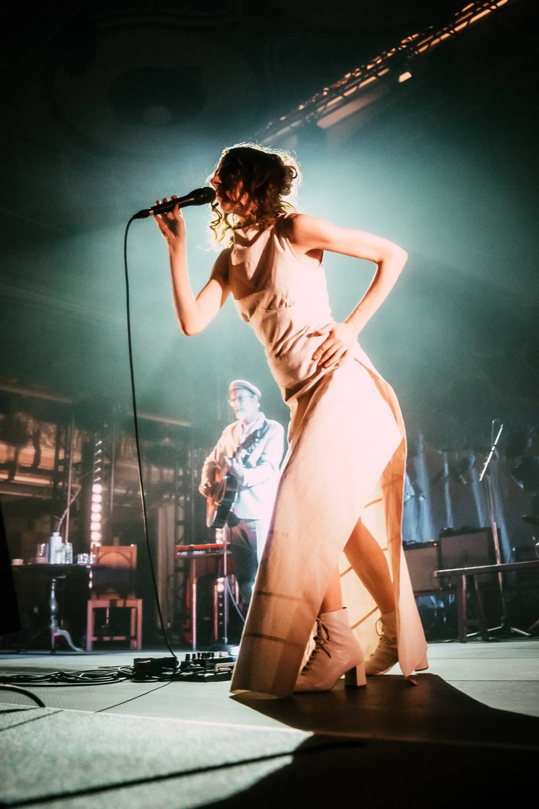 LIVE: PJ Harvey ve vyprodané Lucerně dojímala. Novou desku přehrála od začátku do konce