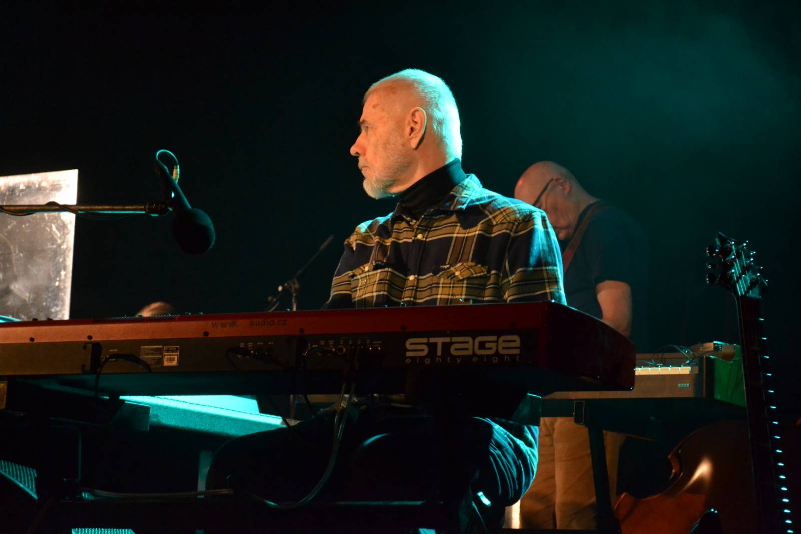 LIVE: Bratři Ebenové přinesli vyprodanému divadlu Gong radost, smích a dobrou náladu