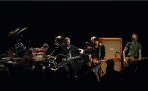 LIVE: Swans zhypnotizovali Divadlo Hybernia. Dvouhodinový trip, který byl extrémně nahlas