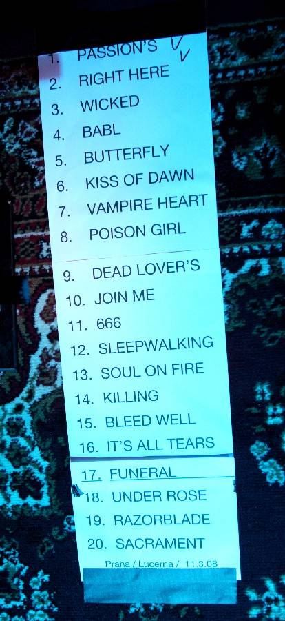 RETRO 2000 | LIVE: HIM si získali Lucernu slzami a rockem