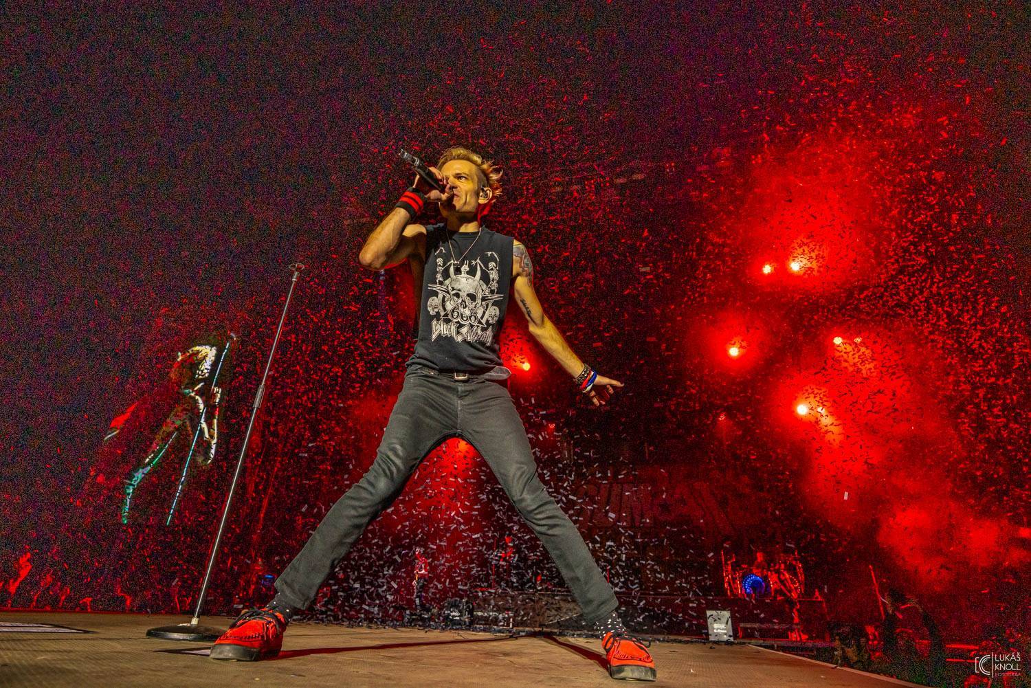 LIVE: Rock for People, den třetí: Přenádherní Bring Me The Horizon, rozlučkoví Sum 41 a pokulhávající Avril