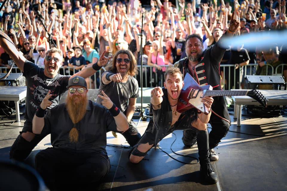 LIVE: Budišovské Letnice rozezpívaly svými hity No Name, Buty i Žlutý pes