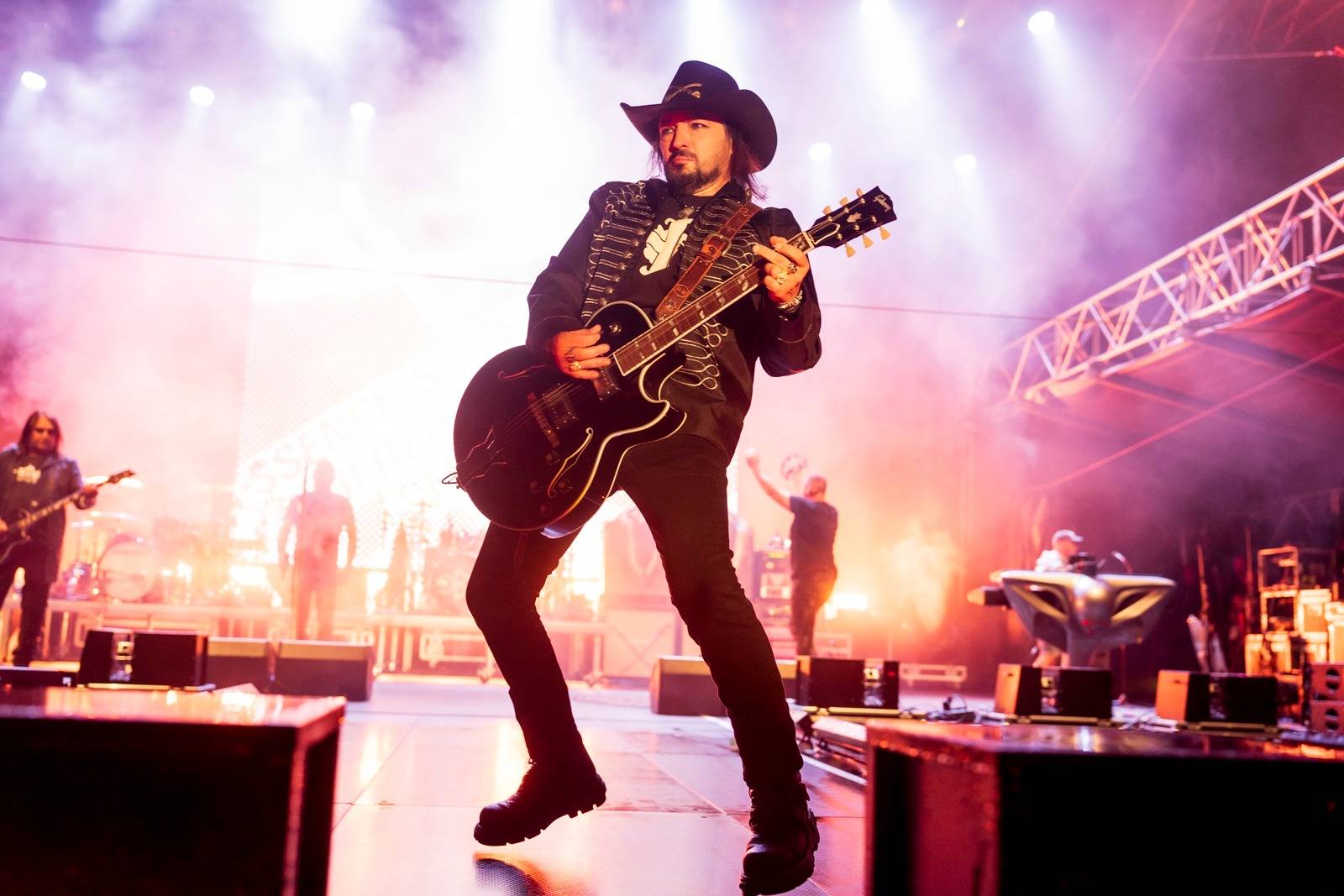 LIVE: Naposled spolu. Lucie se na hradě Rožmberk loučila s Davidem Kollerem, zahráli i Chinaski, Jelen a Horkýže Slíže