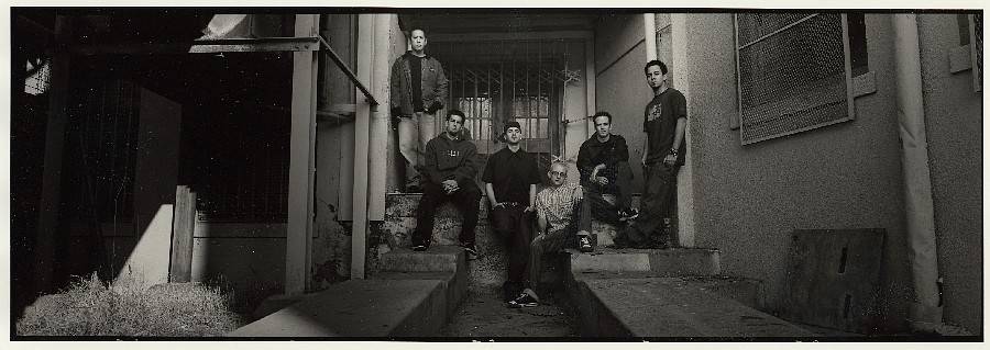 RETRO 2000 | Linkin Park poprvé v Česku. Vyprodané hale dokázali, že jejich úspěch není náhoda