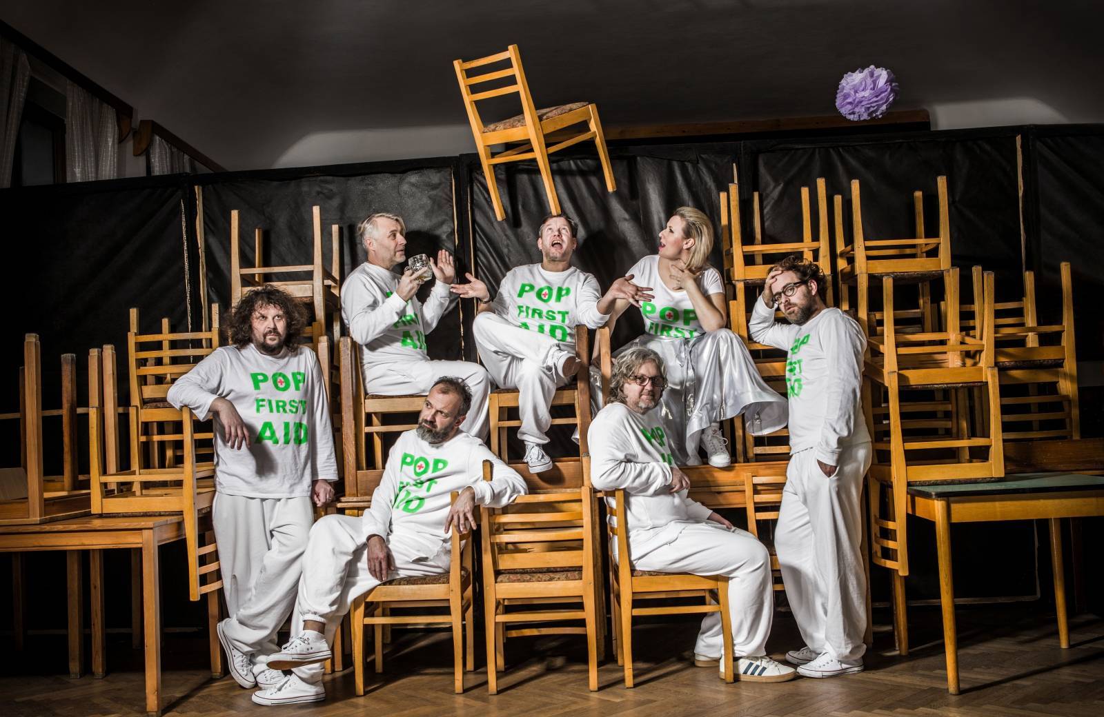 RECENZE: Monkey Business konečně zpívají česky. Když múzy mlčí patří mezi jejich nejlepší alba