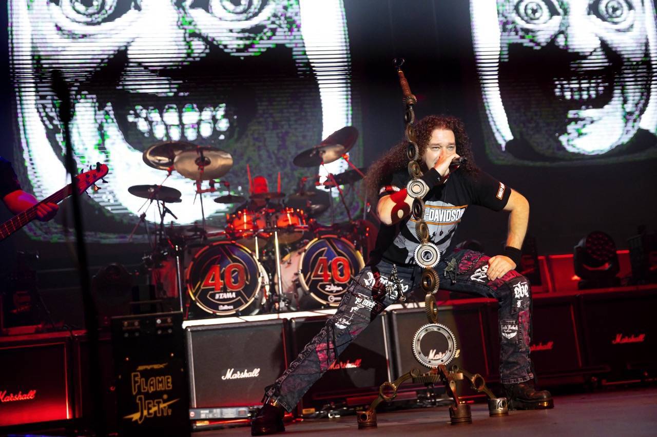 RECENZE: Arakain připomíná živákem z O2 universa velkolepou oslavu ke 40. výročí