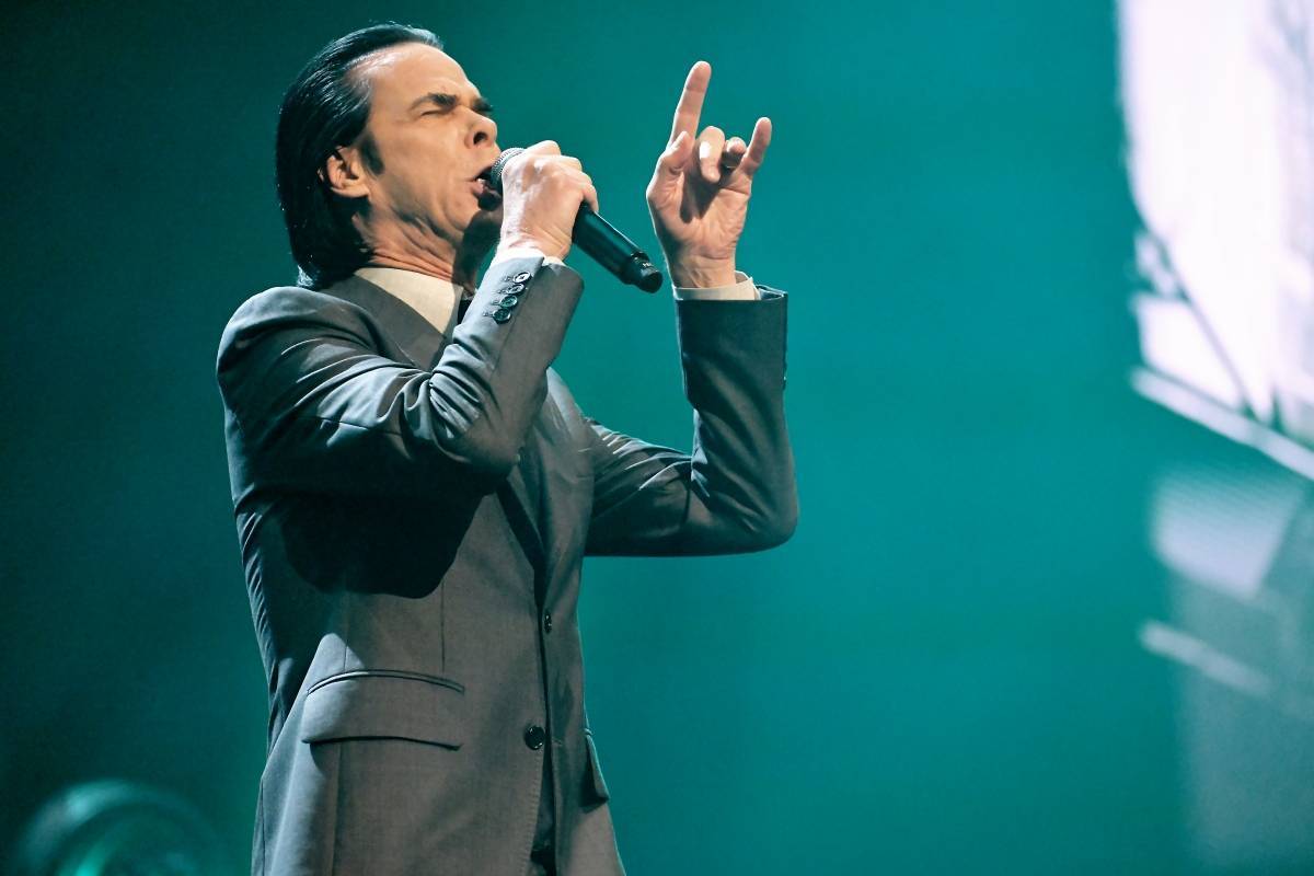LIVE: Nick Cave byl ve vyprodané O2 areně famózní, sršel energií i dojímal