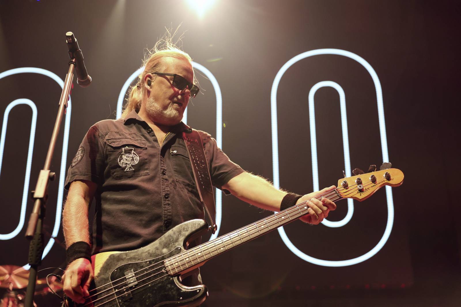 LIVE: Ohně, dým a lasery. Kabát přiložil pod kotel i v Hradci Králové