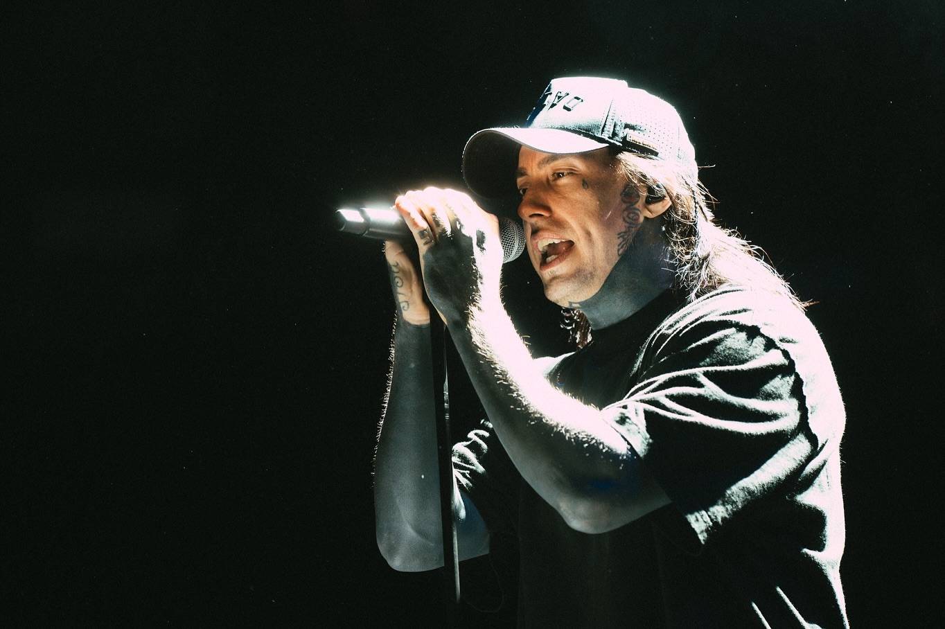 LIVE: Falling in Reverse poprvé v Česku. Ronnie Radke roztavil pražské O2 universum