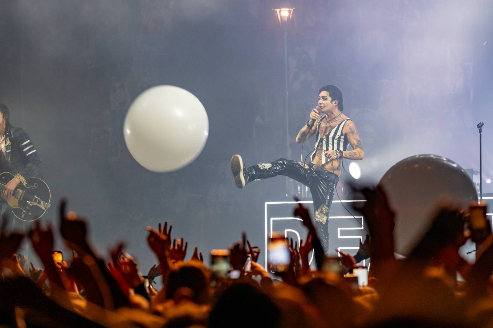 LIVE: Palaye Royale hořeli pro závěrečný koncert evropské šňůry, přišla se na ně podívat i LP