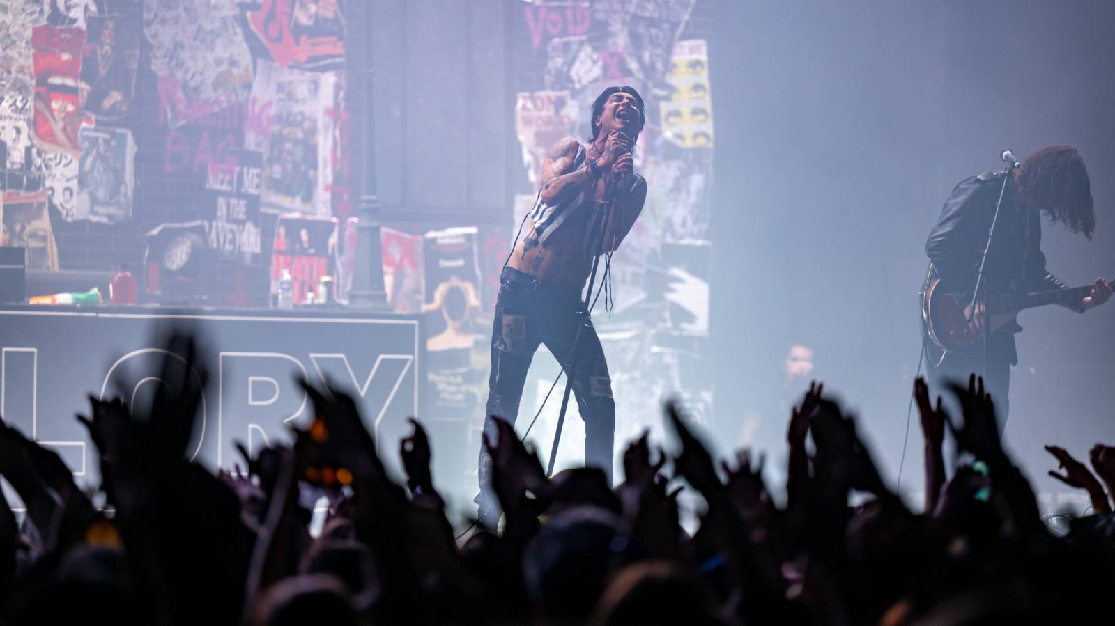 LIVE: Palaye Royale hořeli pro závěrečný koncert evropské šňůry, přišla se na ně podívat i LP