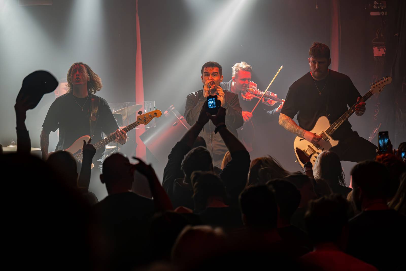 LIVE: Siamese do Bike Jesus přivezli nesnesitelnou lehkost bytí, humor i strach o život