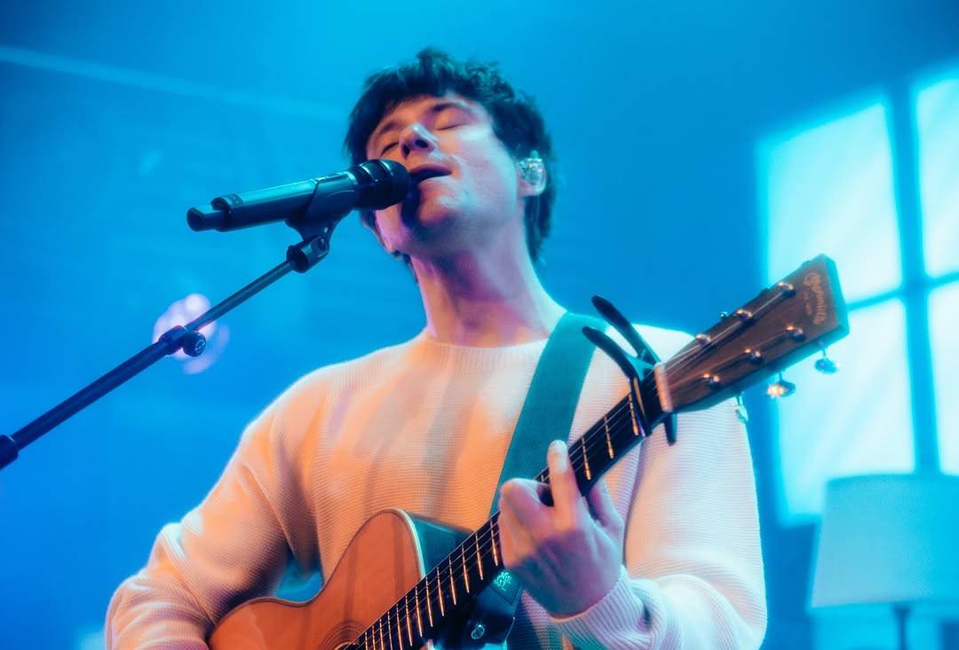 LIVE: Milý, ale ne každý je Ed Sheeran. Alec Benjamin publikum v Praze dostal, chybí mu ale velké hity 