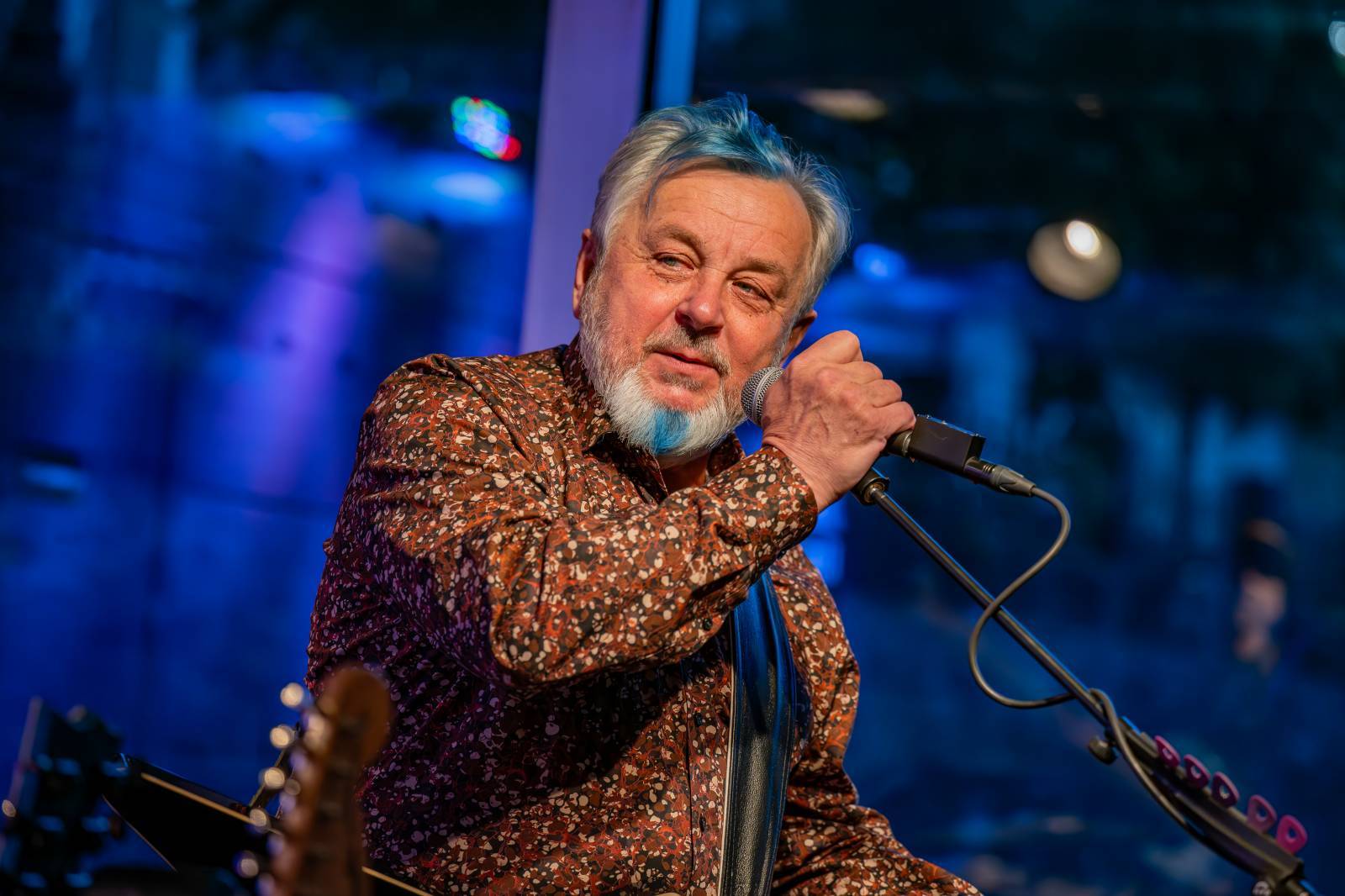 LIVE: Michal Pavlíček čaroval se svou kytarou v pražském Jazz Docku 