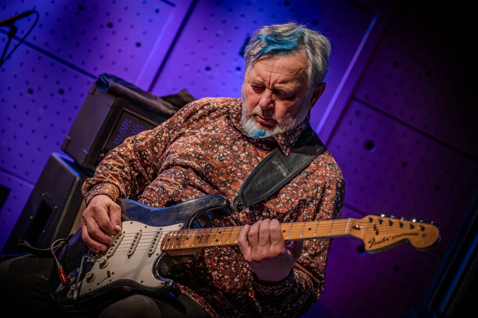 LIVE: Michal Pavlíček čaroval se svou kytarou v pražském Jazz Docku 