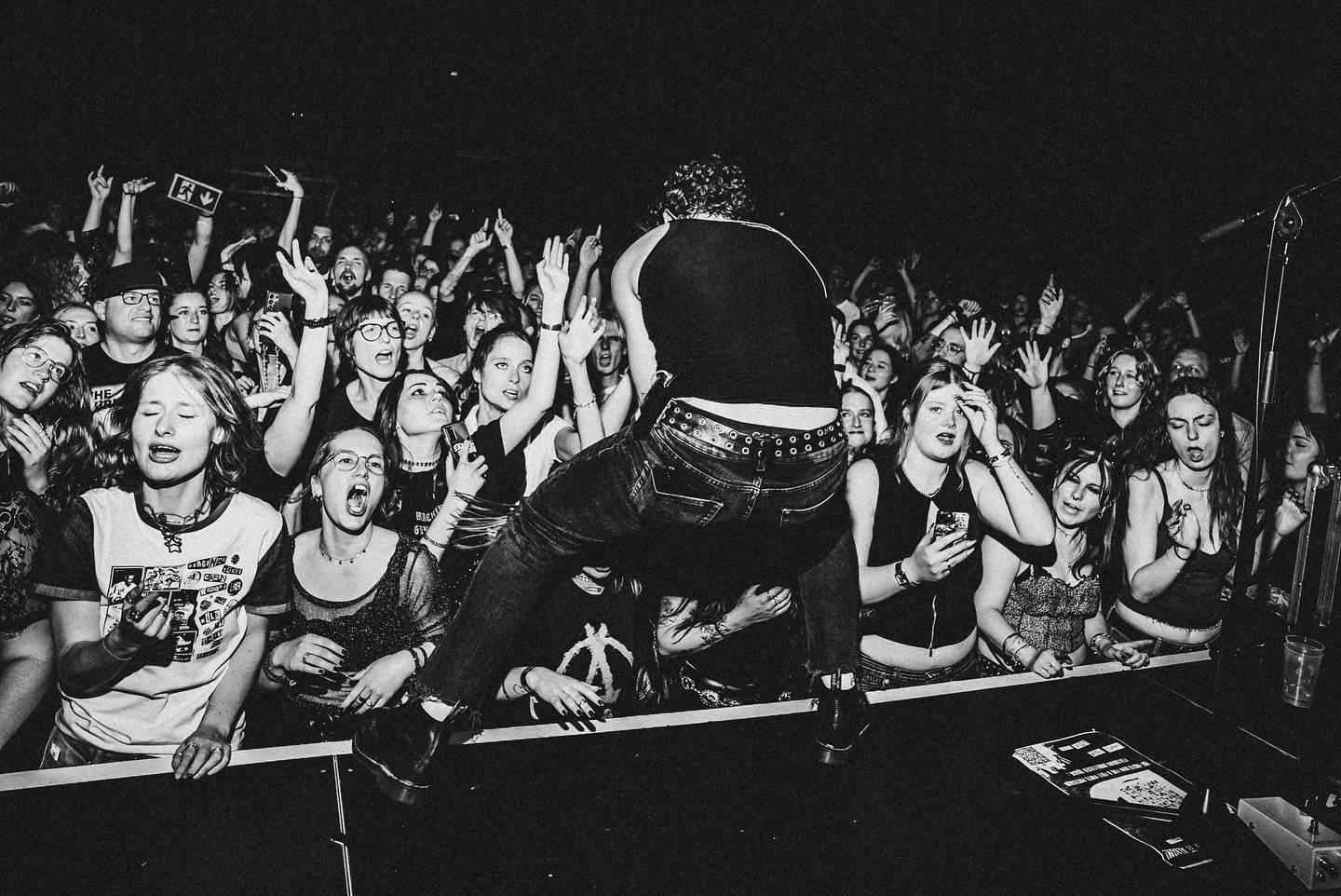 LIVE: Brno, milujeme vás! LEAP v upocené Flédě předvedli solidní rockovou show