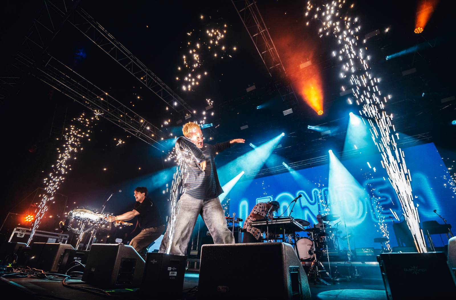 LIVE: Rock for People, den třetí. Popíkoví Sex Pistols a moshpity při koncertu Ewy Farne