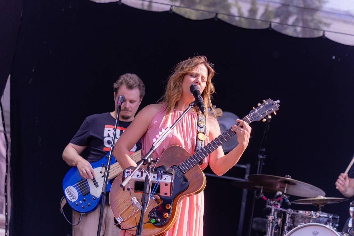 LIVE: Metronome Prague, den třetí. Alanis Morissette dostala sebe i fanoušky do kolen, Rag'n'Bone Man je uhranul hlubokým barytonem