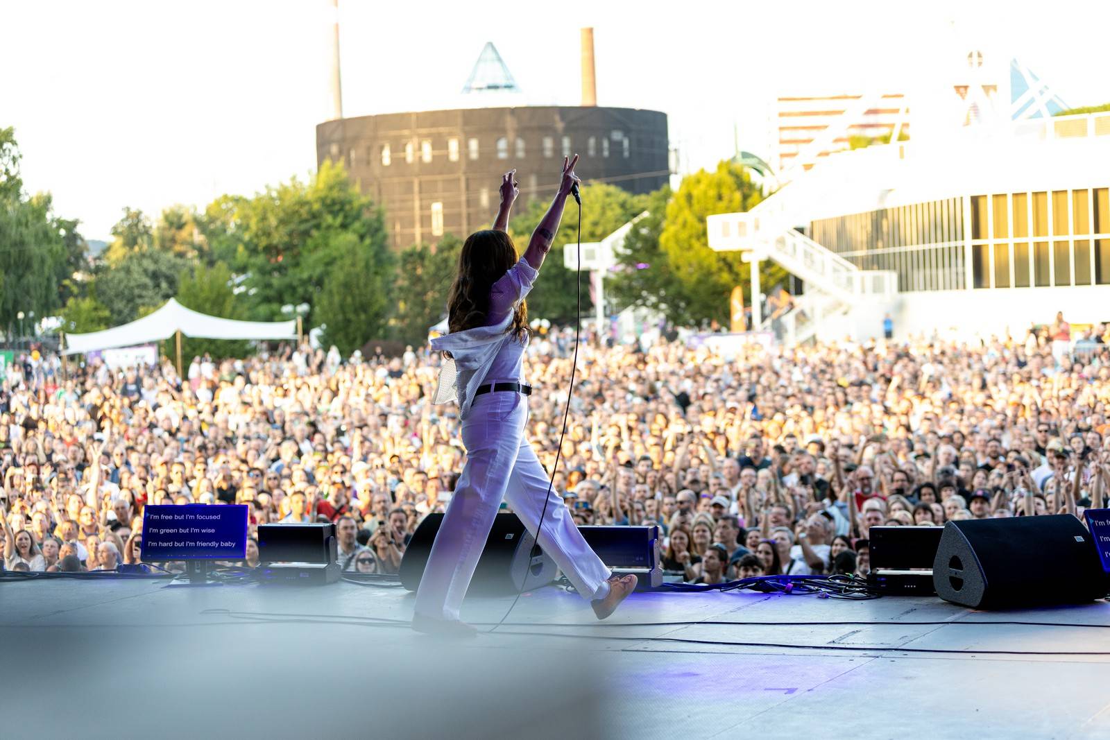 LIVE: Metronome Prague, den třetí. Alanis Morissette dostala sebe i fanoušky do kolen, Rag'n'Bone Man je uhranul hlubokým barytonem