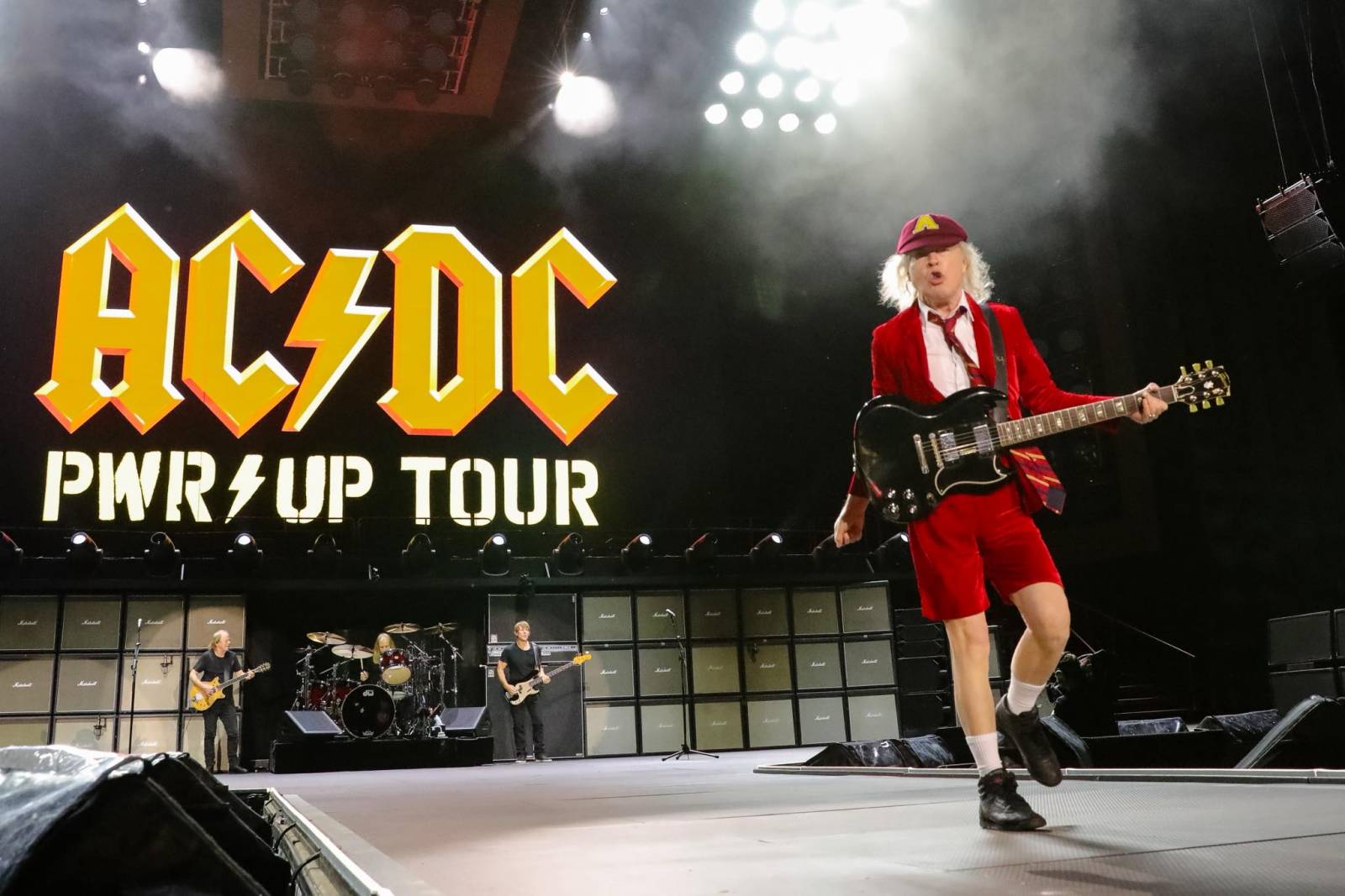 LIVE: Stále draví AC/DC zahájili v Praze evropskou část turné. Do Letňan dorazili ve stoprocentní formě