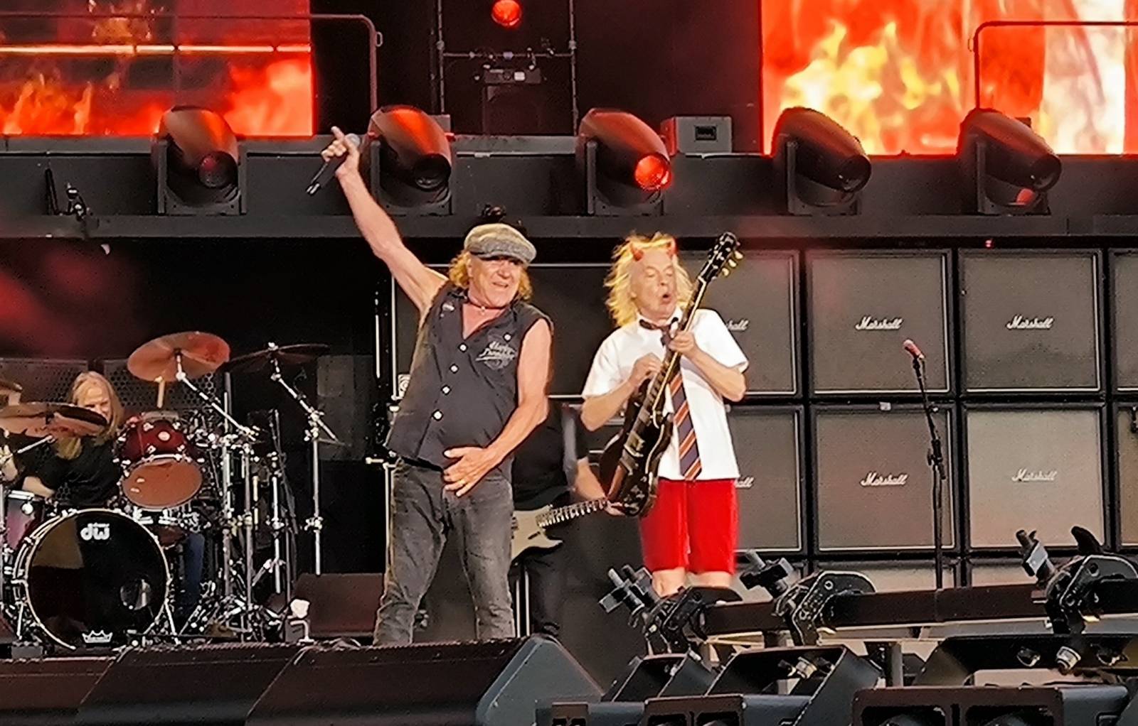 LIVE: Stále draví AC/DC zahájili v Praze evropskou část turné. Do Letňan dorazili ve stoprocentní formě