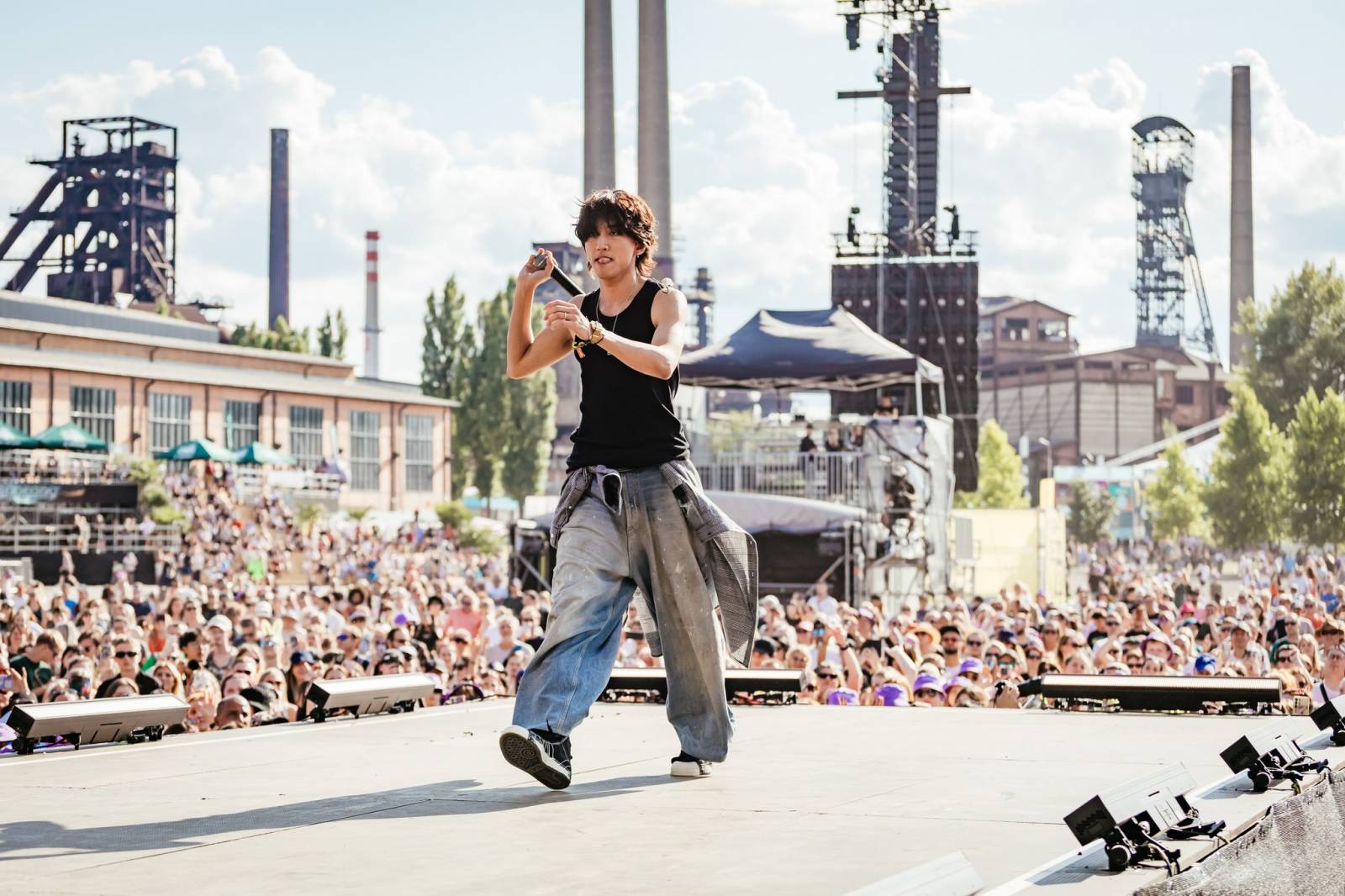 LIVE: Colours of Ostrava, den čtvrtý: Draví J.A.R., pompézní finále s The Chainsmokers i rozloučení s ředitelkou Zlatou Holušovou