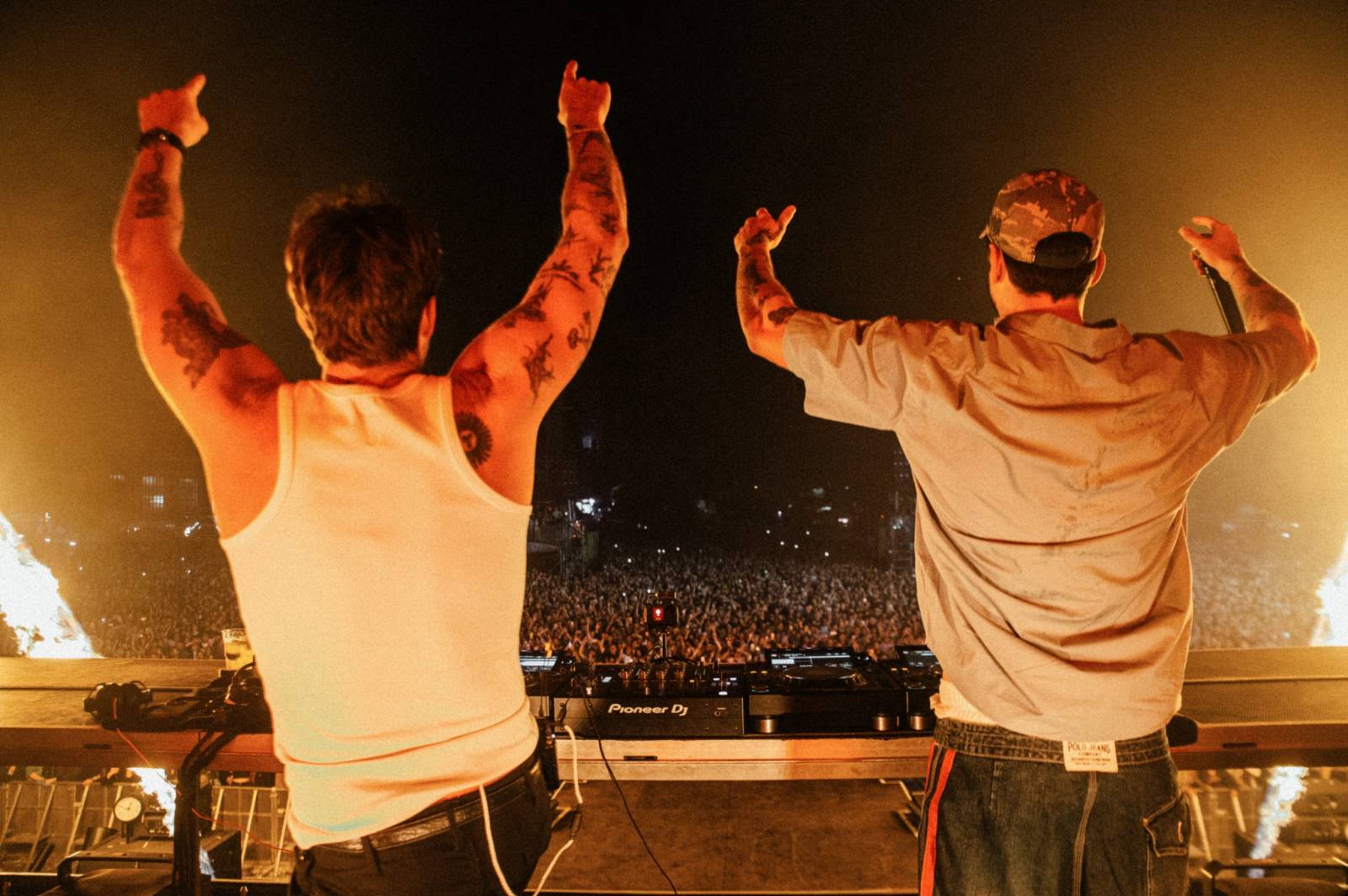 LIVE: Colours of Ostrava, den čtvrtý: Draví J.A.R., pompézní finále s The Chainsmokers i rozloučení s ředitelkou Zlatou Holušovou