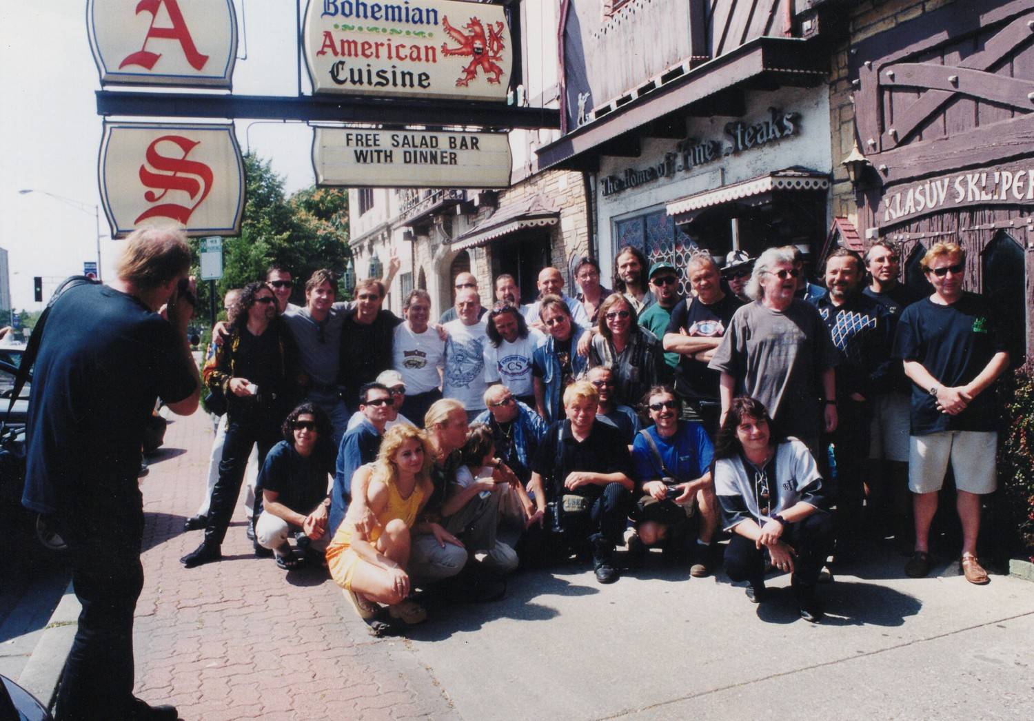 RETRO 2000 | První CS Rockfest v USA. U Chicaga krajanům zahráli Olympic, Pražský výběr, Tublatanka, BSP, Vladimír Mišík i Vlasta Redl