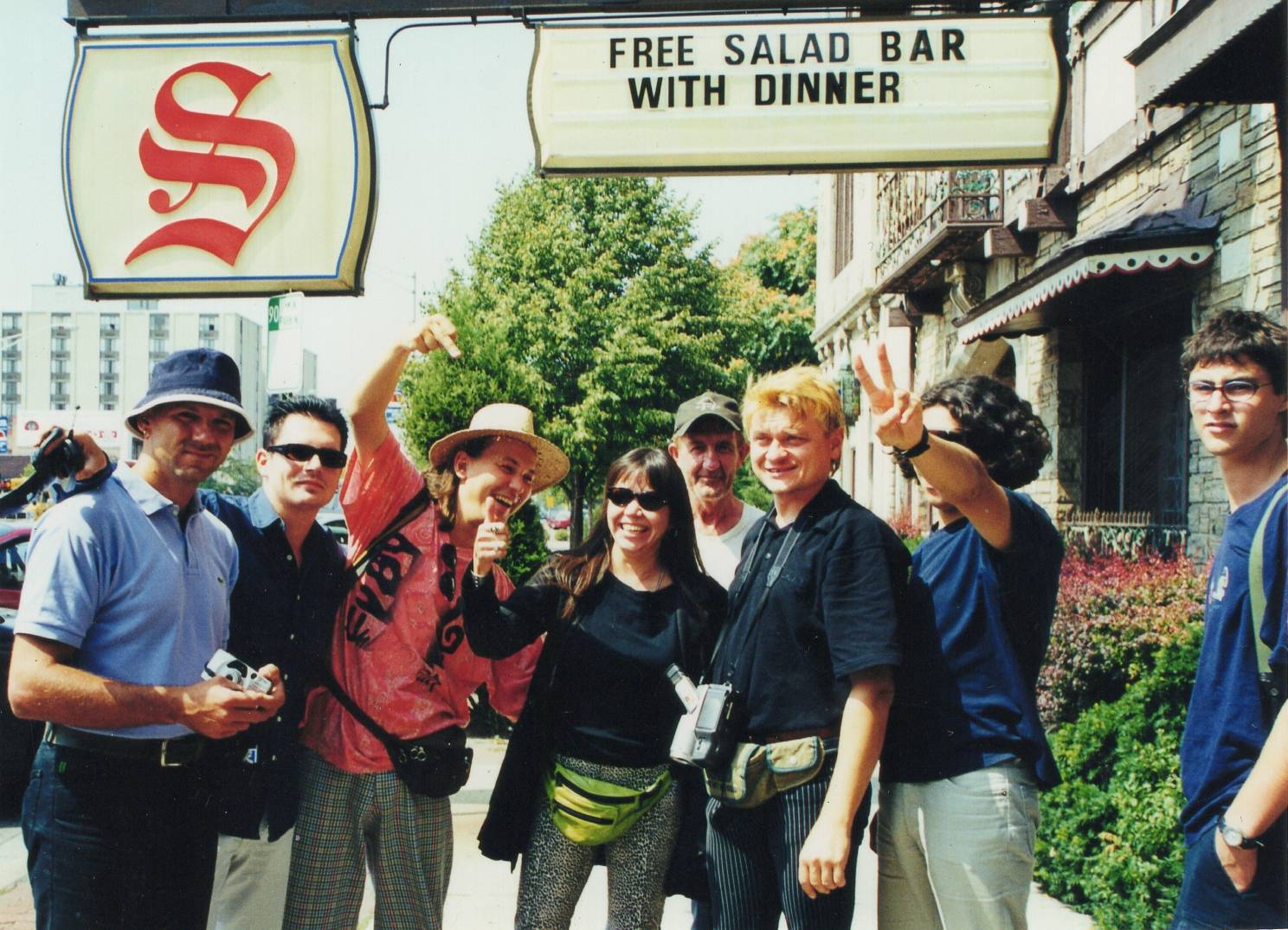 RETRO 2000 | První CS Rockfest v USA. U Chicaga krajanům zahráli Olympic, Pražský výběr, Tublatanka, BSP, Vladimír Mišík i Vlasta Redl