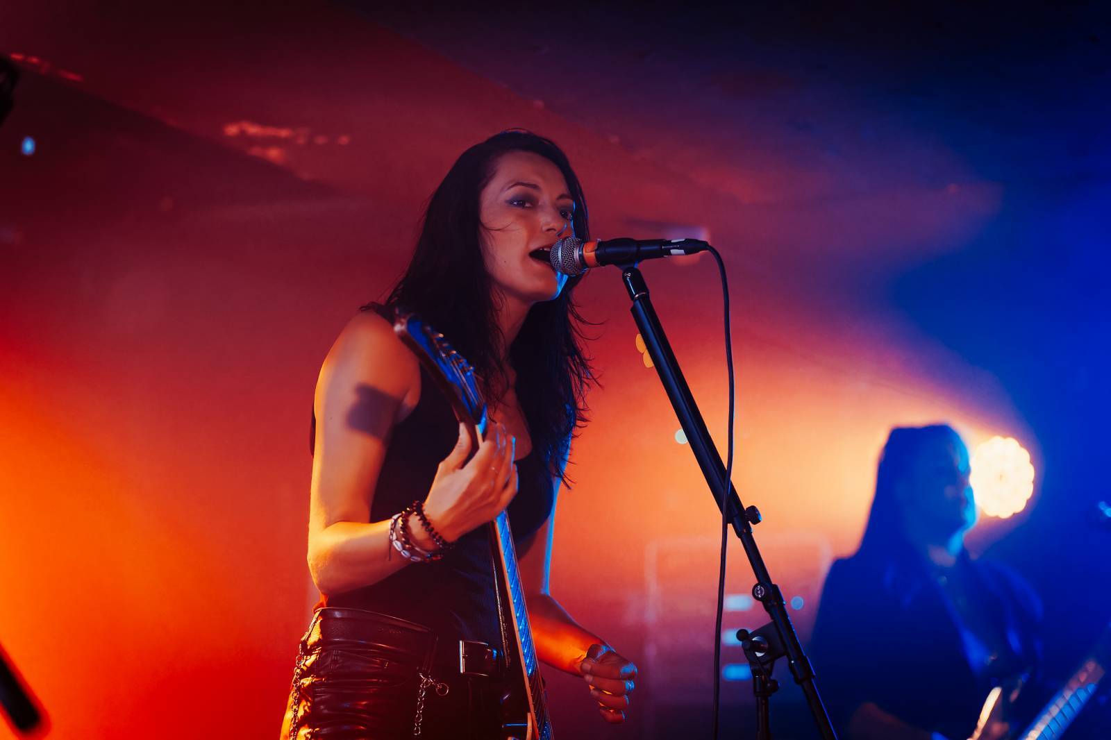 LIVE: První ročník StageBound festivalu v Rock Café. Loučící se The.Switch, rockové bohyně The Agony a trio kapel s velkým potenciálem