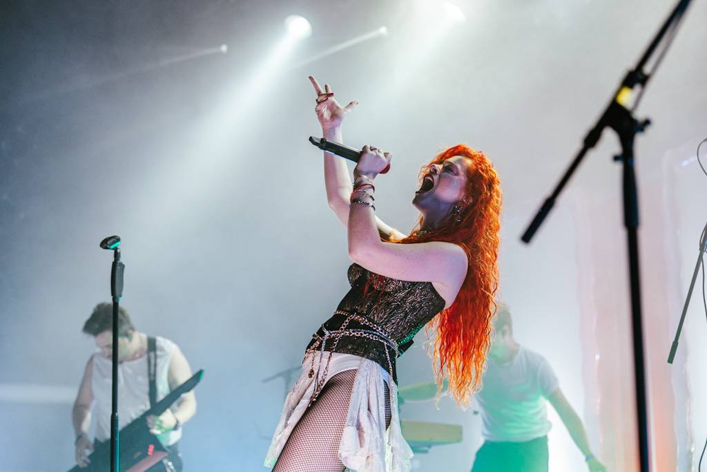 LIVE: Neskutečný příval energie. MYDY a We Are Domi si podmanili Brno