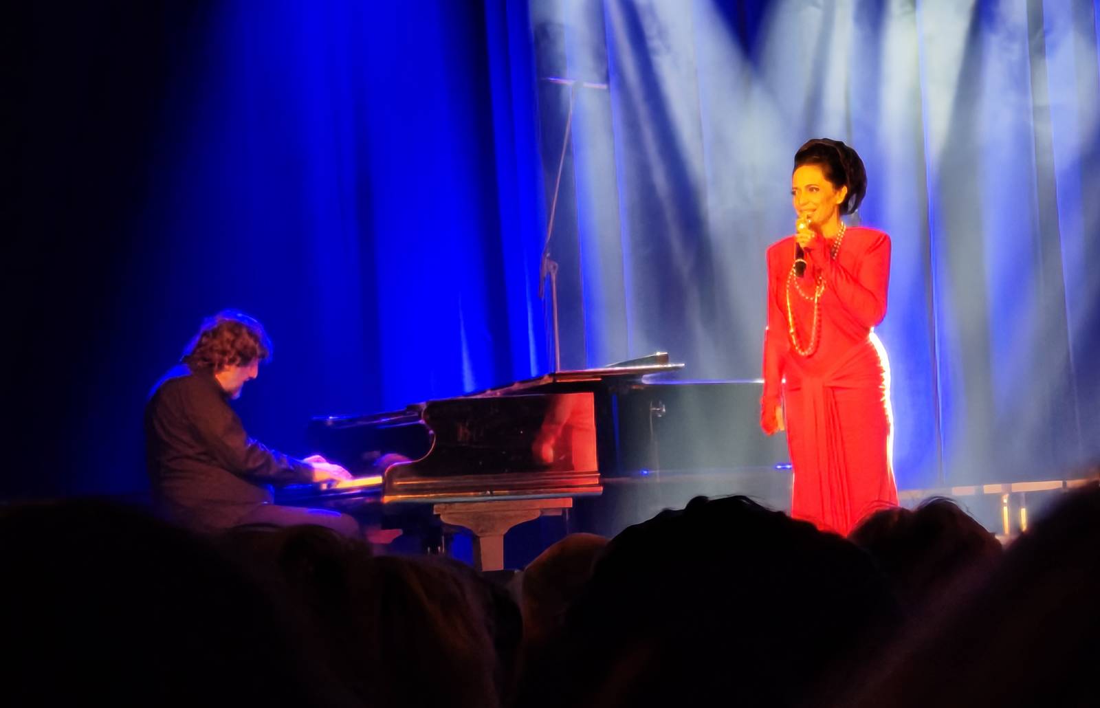 LIVE: Lucie Bílá si získala srdce publika v Blansku. Dorazila s klavírním recitálem Petra Maláska