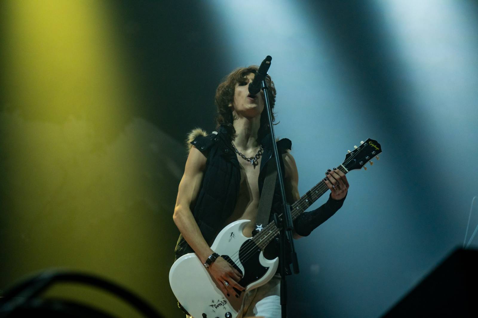 LIVE: Koncert roku? Rokenrolový princ Yungblud předvedl v Praze divokou show