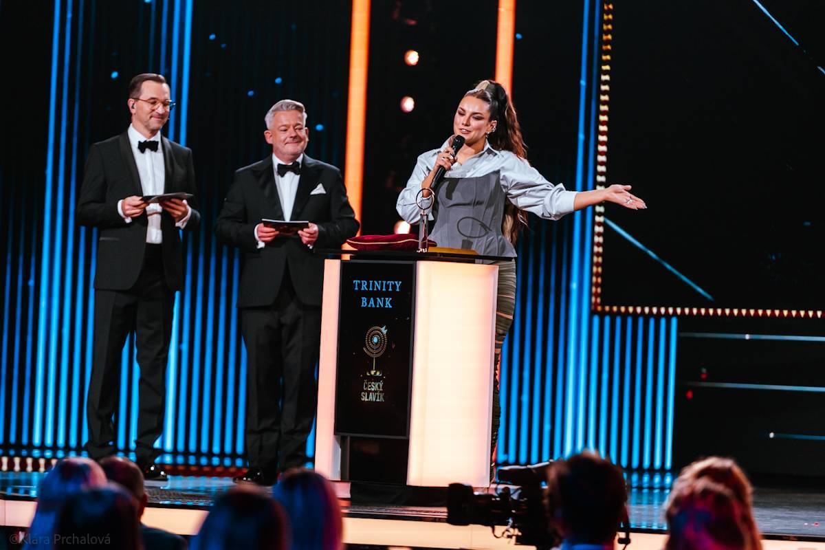 LIVE: Každý rok stejná písnička, překvapil jen Václav Noid Bárta. Český slavík fungoval opět jako prostředek reklamy