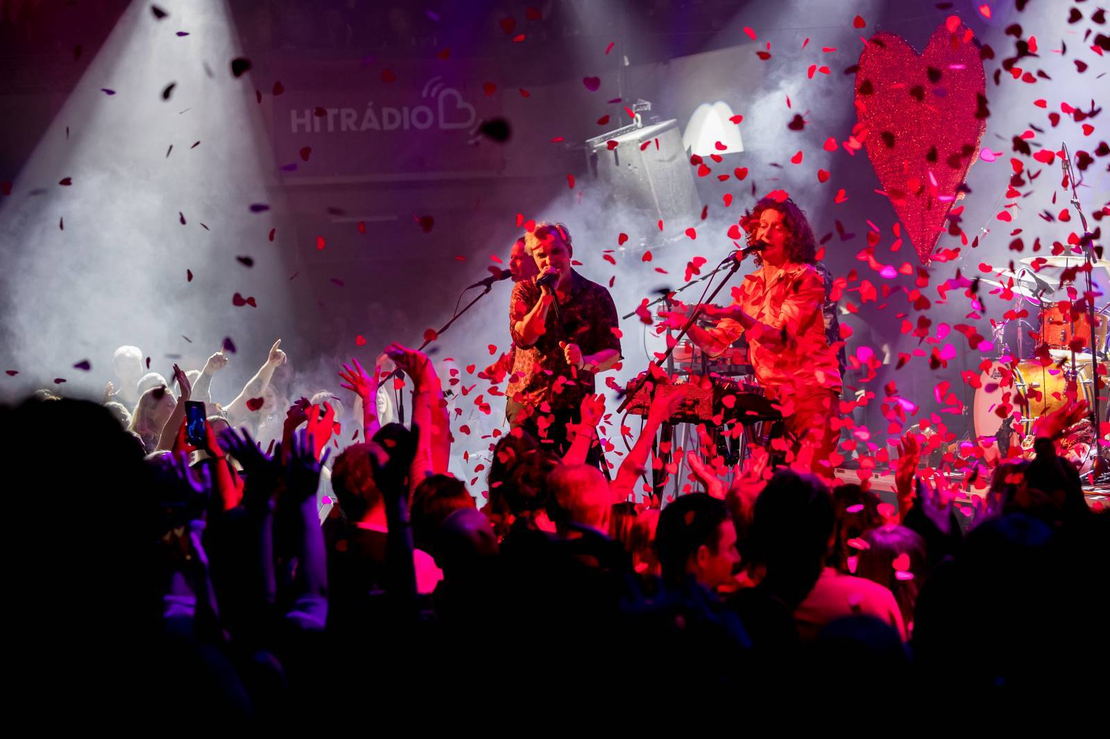 LIVE: Mig 21 (ne)končí s hulením, pro blížící se svátky rozdávali čokoládky