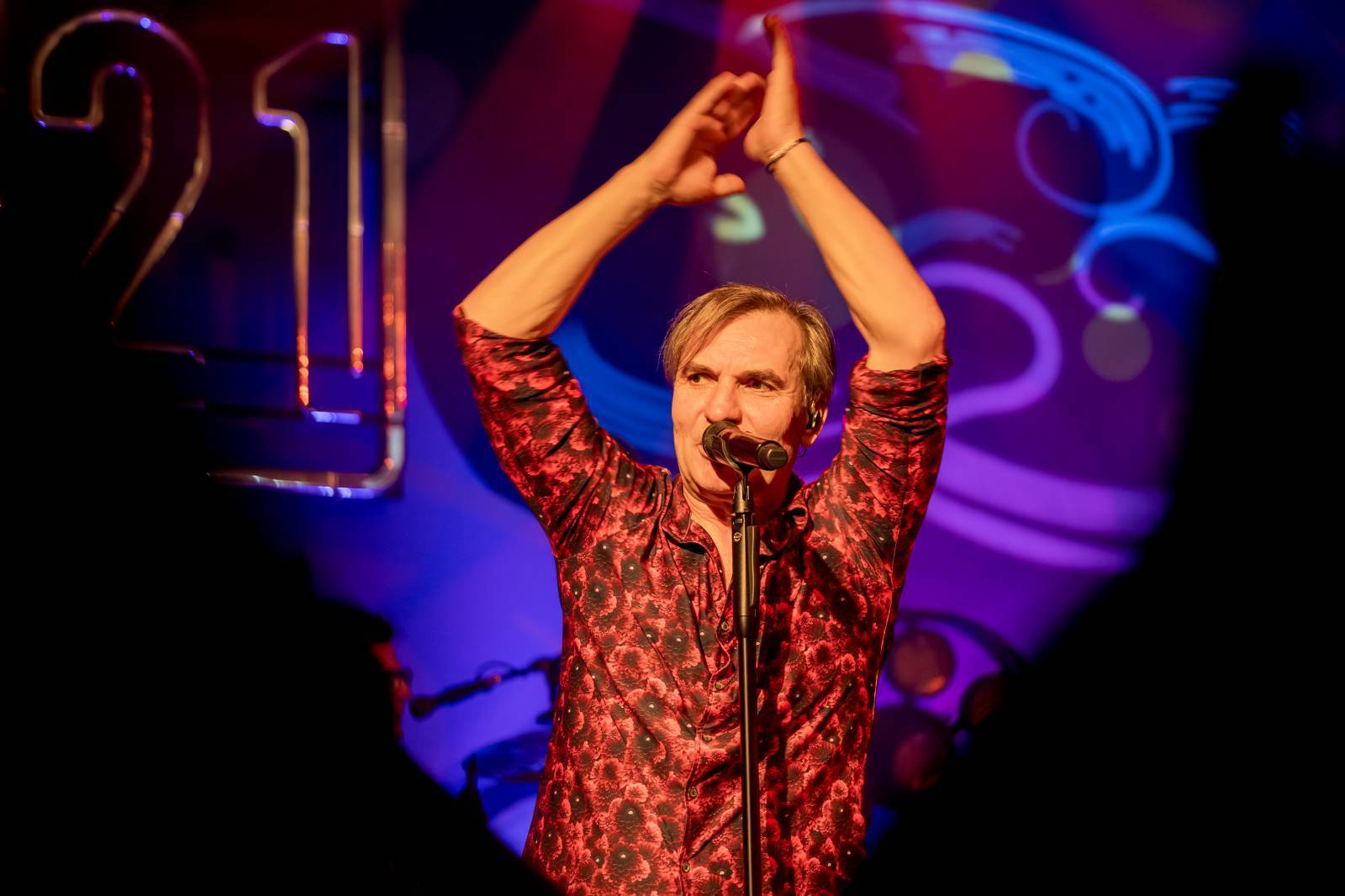 LIVE: Mig 21 (ne)končí s hulením, pro blížící se svátky rozdávali čokoládky