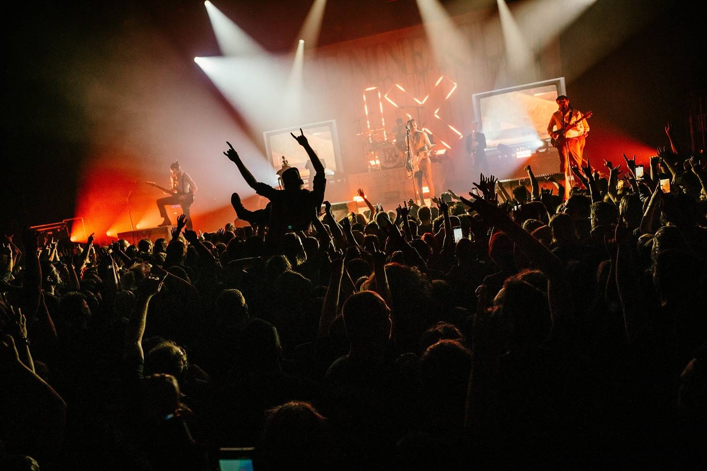 LIVE: Ice Nine Kills to v Praze zabili. Vzduchem létali končetiny, toaleťák i crowdsurfeři