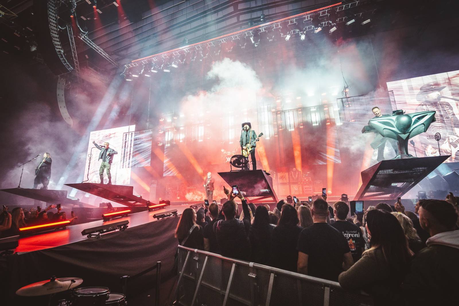 LIVE: Krása a radost a rock’n’roll. Lucie přivezla do Prahy vymazlenou show světového formátu