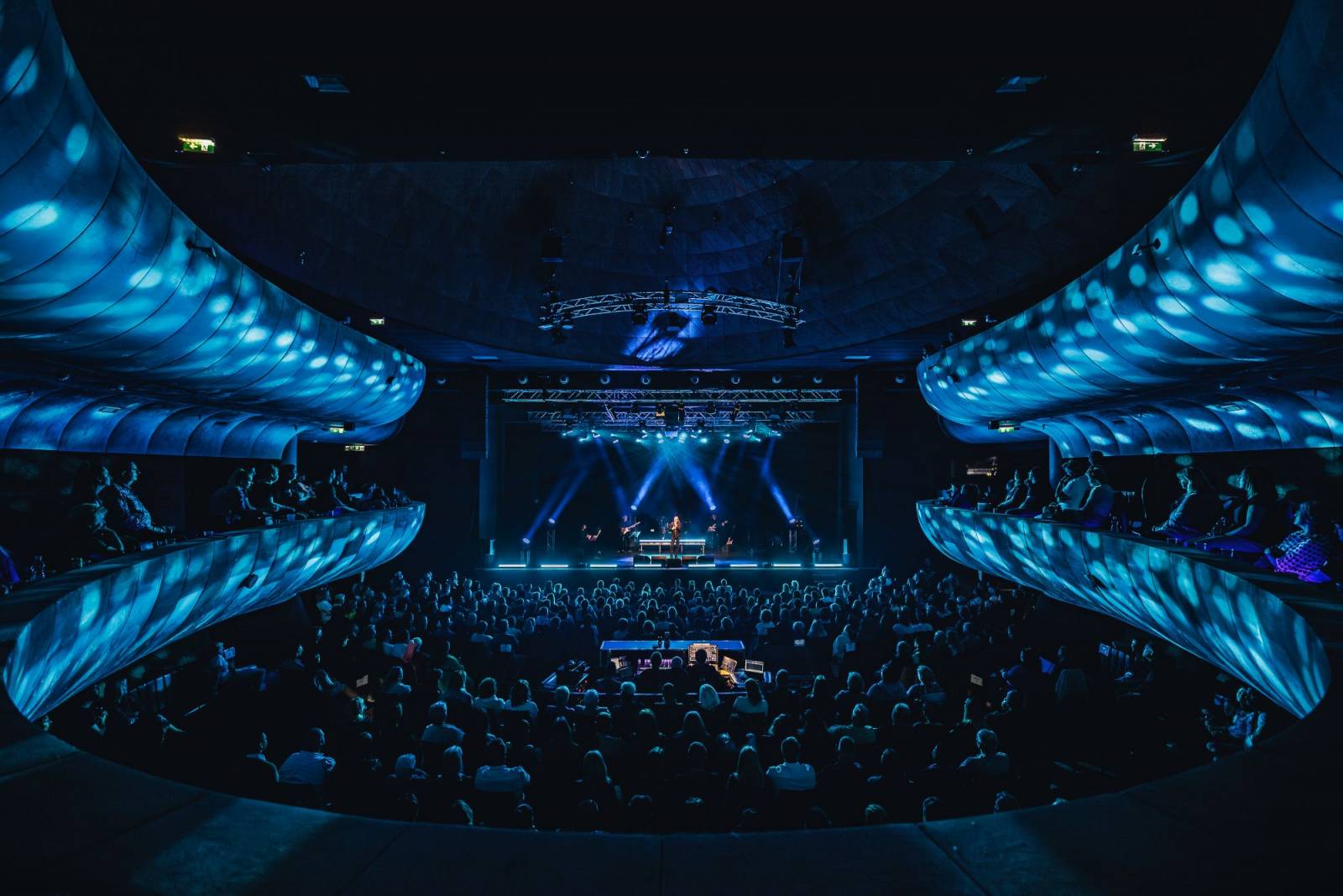 RECENZE: Josef Vojtek se dělí o vzpomínky na svou muzikálovou dráhu