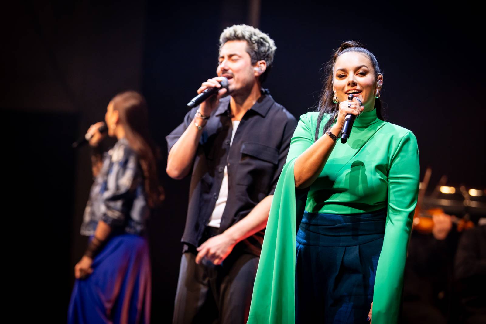 LIVE: V ostravském Gongu se vzpomínalo na Davida Stypku. Jeho památku uctili Ewa Farna, Kateřina Marie Tichá a Mirai Navrátil v doprovodu Bandjeez a Janáčkovy filharmonie