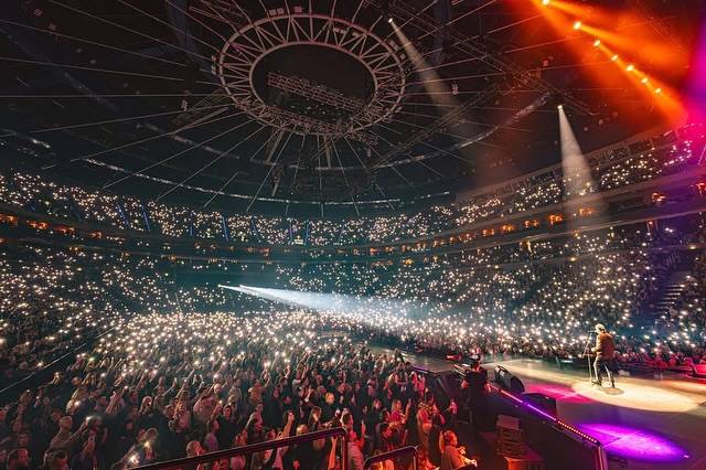 LIVE: Koncert pro Patrika přilákal hudební ikony napříč generacemi. Vystupující zahráli bez nároku na honorář 