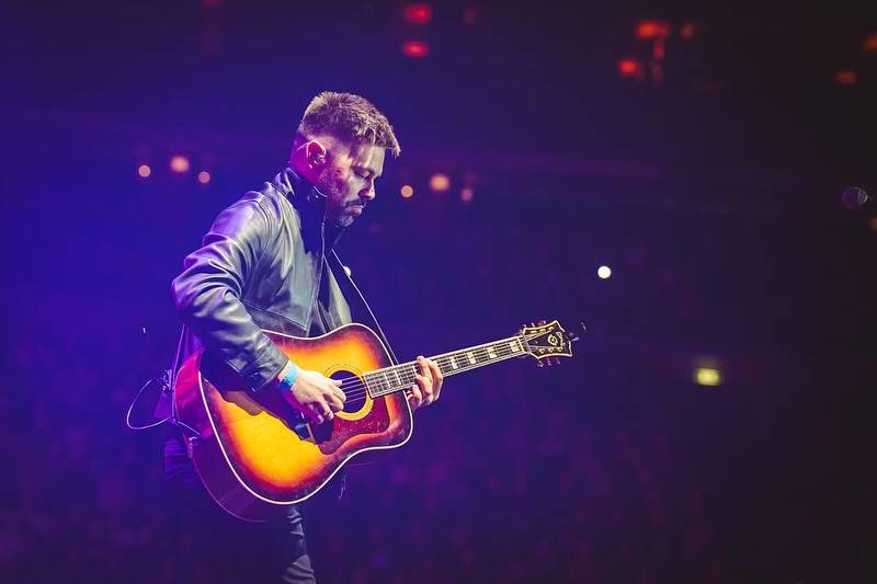 LIVE: Koncert pro Patrika přilákal hudební ikony napříč generacemi. Vystupující zahráli bez nároku na honorář 