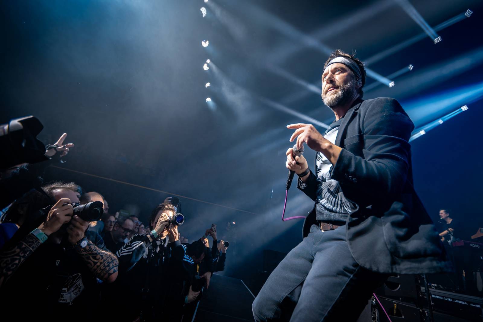 LIVE: Tata Bojs brzy oslaví čtyřicet, klukovskou energii ale neztrácí. Ve Foru Karlín pokřtili nové album