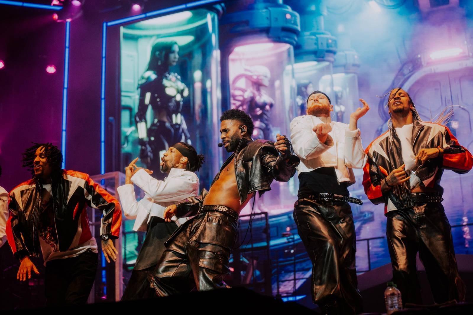 LIVE: Bombastický Jason Derulo v Praze dělal stojky a tančil a zpíval do roztrhání těla