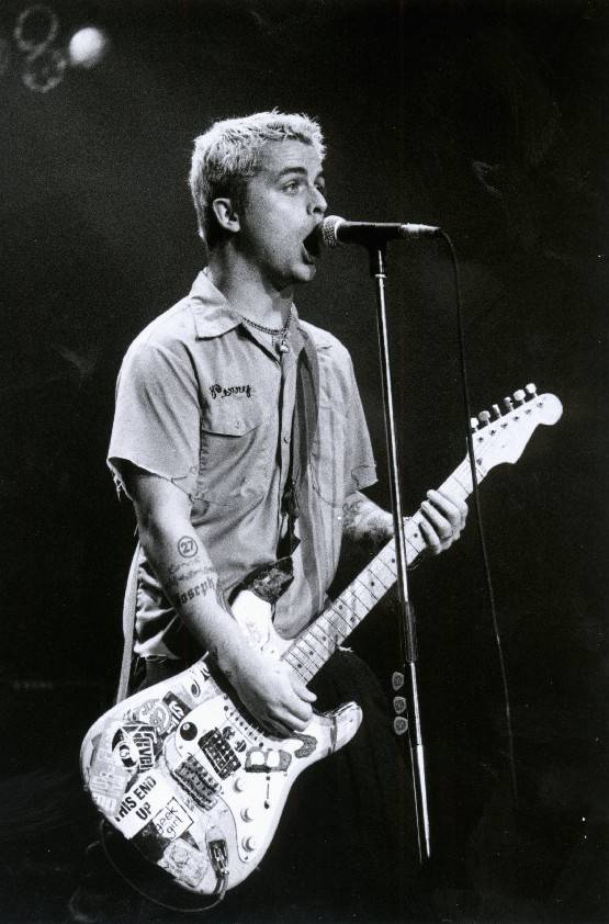 RETRO 90s | Green Day v roce 1996 v Praze: Billie Joe v roli baviče a hala plná jen z poloviny