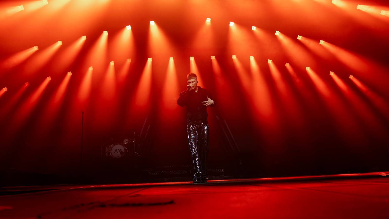 LIVE: Adam Mišík potvrdil ve Foru Karlín svou pozici na scéně. Předvedl koncert, který držel pohromadě