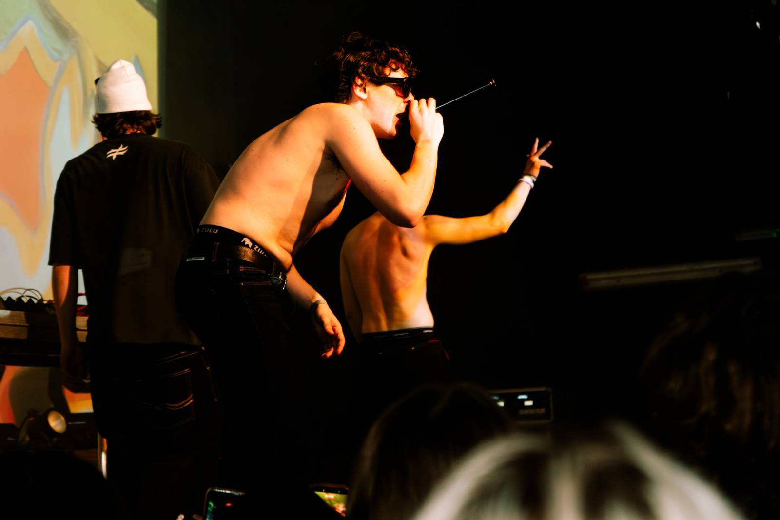 LIVE: Dvakrát vyprodaná Roxy a jeden velký statement. GUFRAU a Viktor Kal završili turné ve velkém stylu