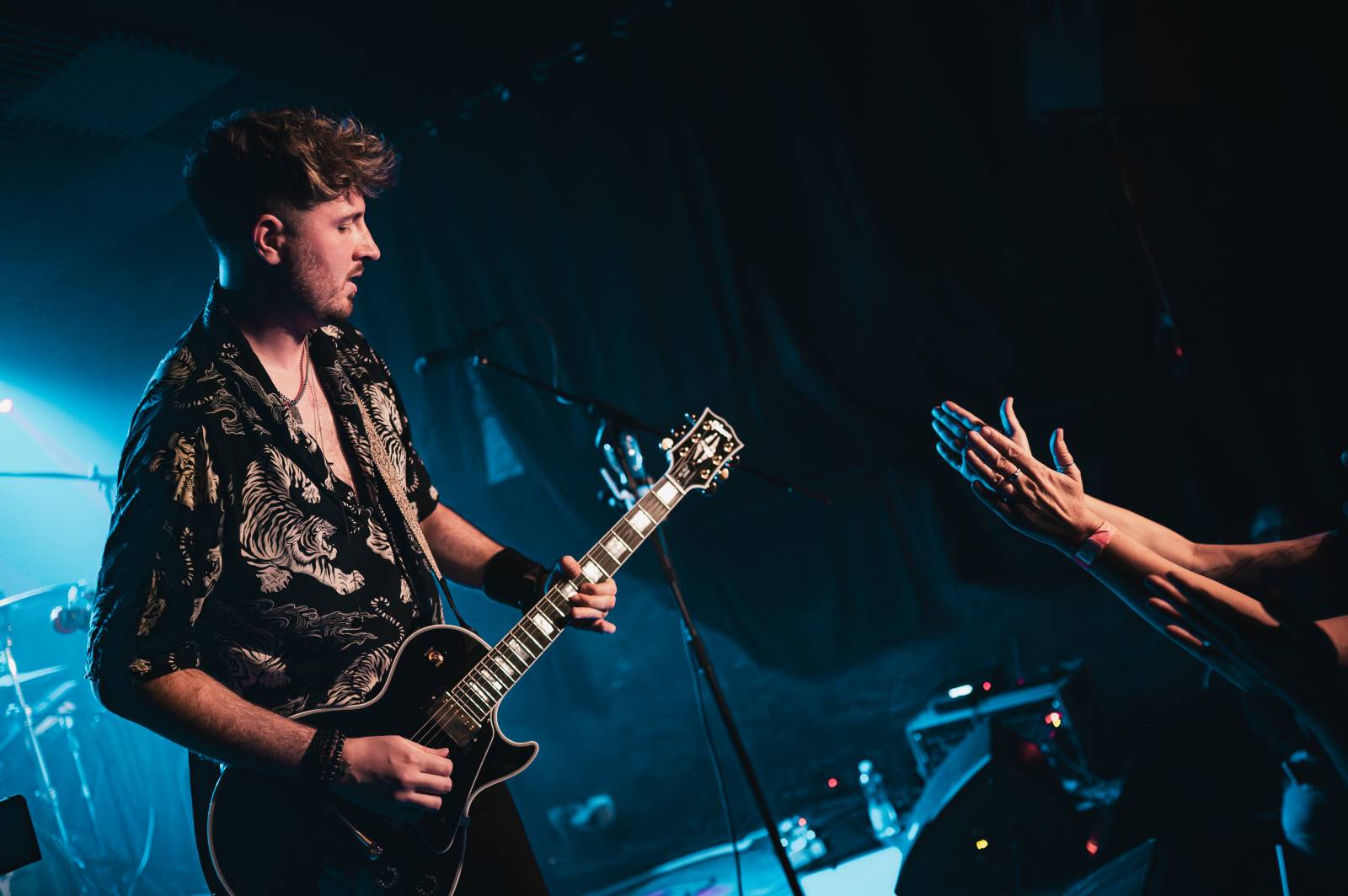 LIVE: Jary Tauber s hostem Petrem Kolářem rozhicovali fanynky na lodi Kamina Boat v Praze