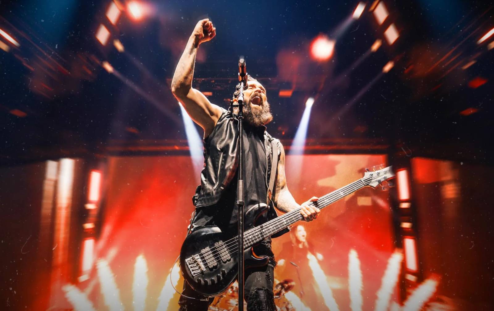 LIVE: Skillet rozhicovali napěchované Forum Karlín. Příště by rádi zahráli dvakrát. Co by na to řekl Ježíš?